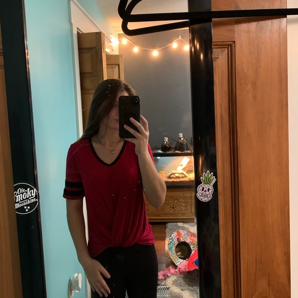 garnet and black front twist shirt - Picture 1 of 2